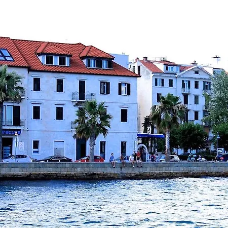 Hostel Bel Air