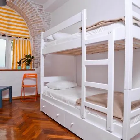 Hostel Bel Air